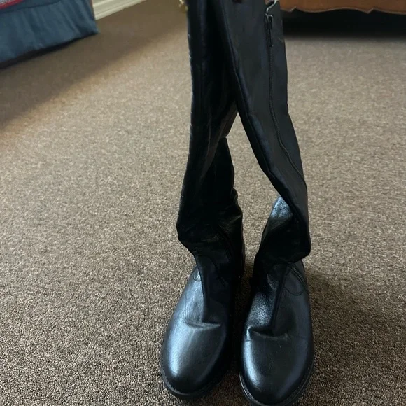 Black Knee High Shawny Boots - Picture 5 of 6